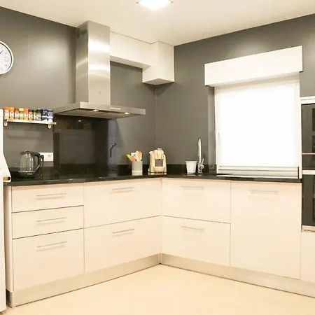 Modernes Haus Mit Spektakulärem Meerblick Und Pool Ferienhaus