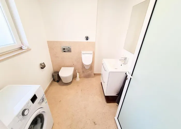 Modernes Haus Mit Spektakulaerem Meerblick Und Pool